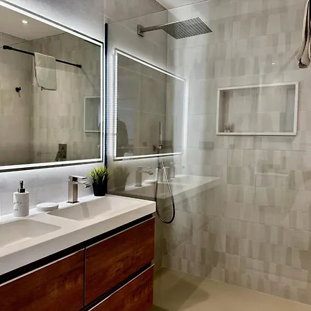 Lovely Elviria 200m From The アパート *