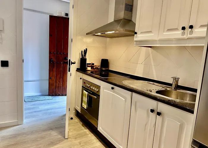 Lovely Elviria 200m From The * Marbella