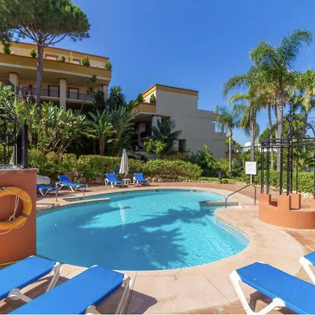 アパート Lovely Elviria 200m From The *